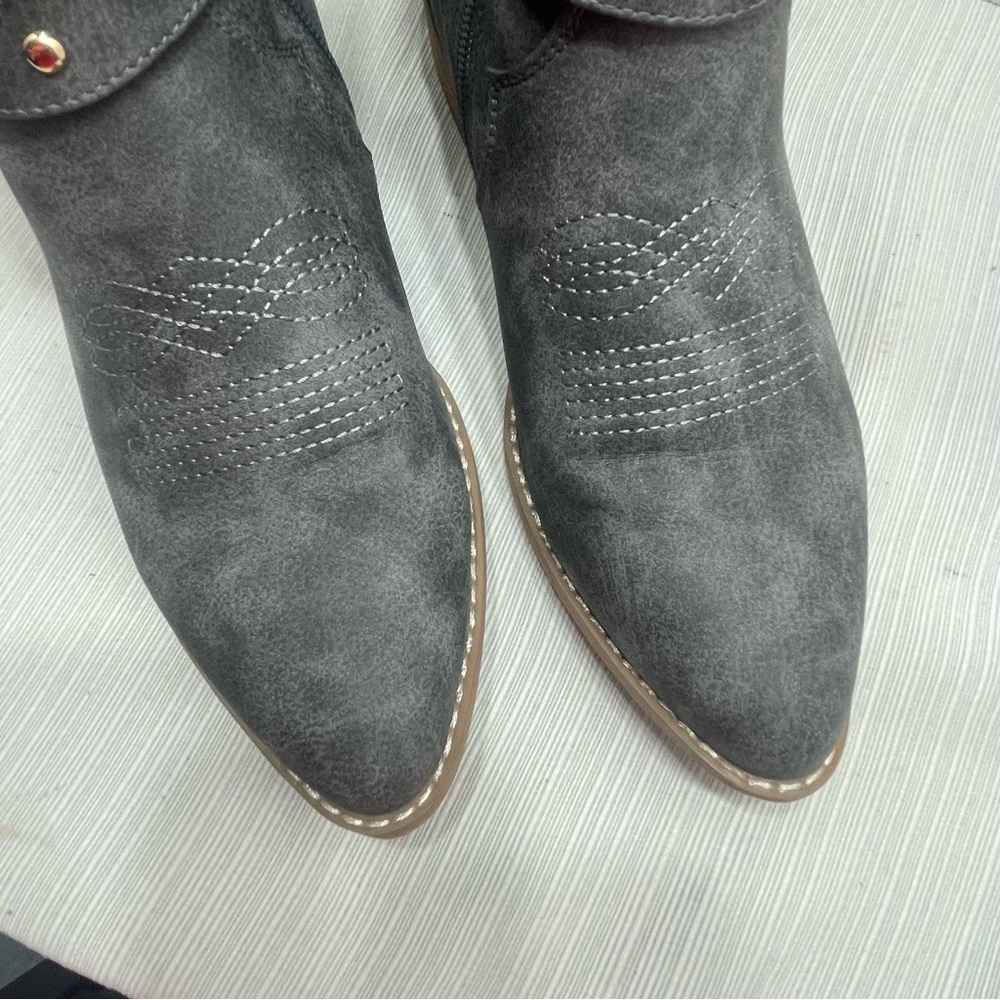 Comfort EST 1946 Western gray dress boots. Size 8. Pre-owned great condition. - Picture 15 of 16